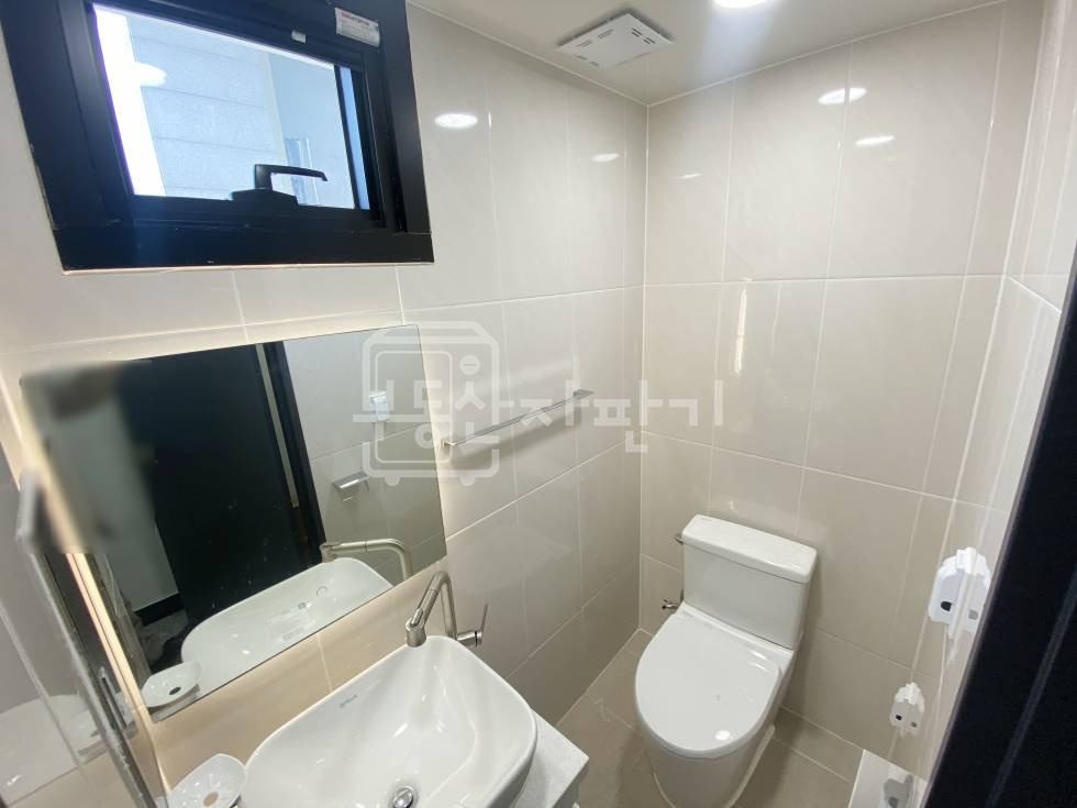 서울 서초구 반포동 논현역 도보 2분, 초역세권, 대로변, 1층 임대 월세 매물번호 33979 사진 10
