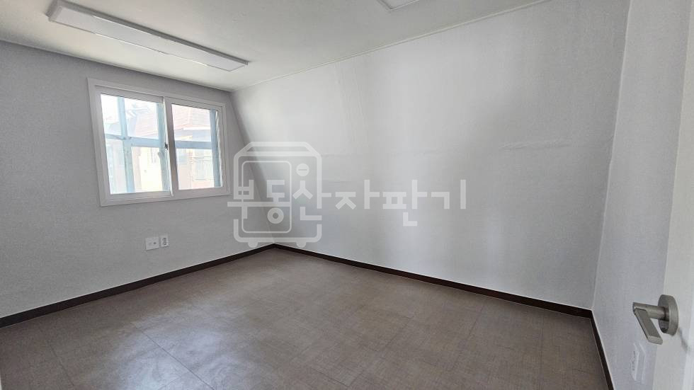 서울 강남구 논현동 무권리, 7호선 논현역 도보 7분, 역세권, 코너 건물, 4층 임대 월세 매물번호 35018 사진 8