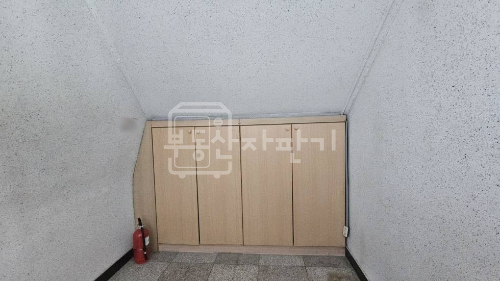 서울 강남구 논현동 무권리, 7호선 논현역 도보 7분, 역세권, 코너 건물, 4층 임대 월세 매물번호 35018 사진 9