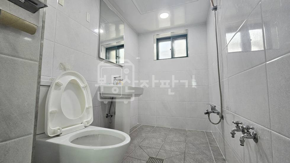 서울 강남구 논현동 무권리, 7호선 논현역 도보 7분, 역세권, 코너 건물, 4층 임대 월세 매물번호 35018 사진 11