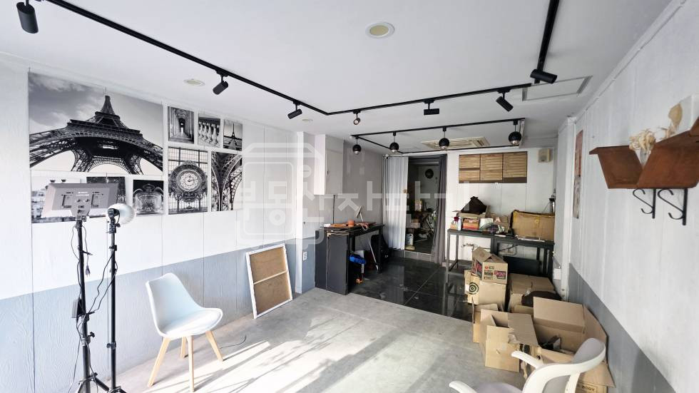 서울 강남구 논현동 무권리, 대로변, 강남구청역 4분, 역세권, 1층 임대 월세 매물번호 11604 사진 1