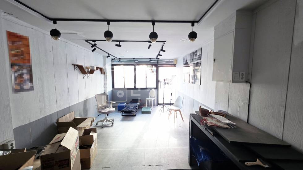 서울 강남구 논현동 무권리, 대로변, 강남구청역 4분, 역세권, 1층 임대 월세 매물번호 11604 사진 2
