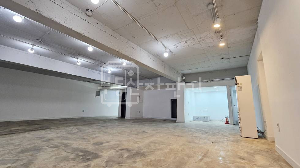 서울 강남구 논현동 무권리, 학동역8분, 역세권, 지하 1층 임대 월세 매물번호 26428 사진 2