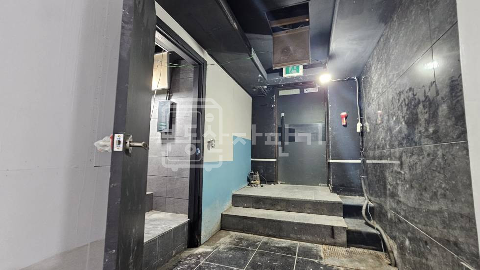 서울 강남구 신사동 무권리 , 압구정역 도보 8분, 이면도로, 지하 1층 임대 월세 매물번호 26623 사진 8