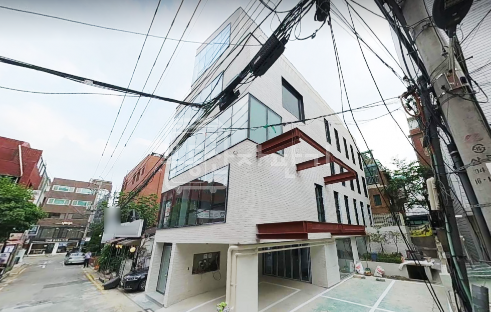 서울 강남구 도곡동 매봉역 도보 2분, 초역세권, 이면도로, 지하1층 임대 월세 매물번호 30506 사진 1