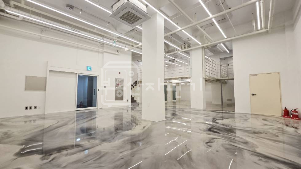 서울 강남구 도곡동 매봉역 도보 2분, 초역세권, 이면도로, 지하1층 임대 월세 매물번호 30506 사진 4