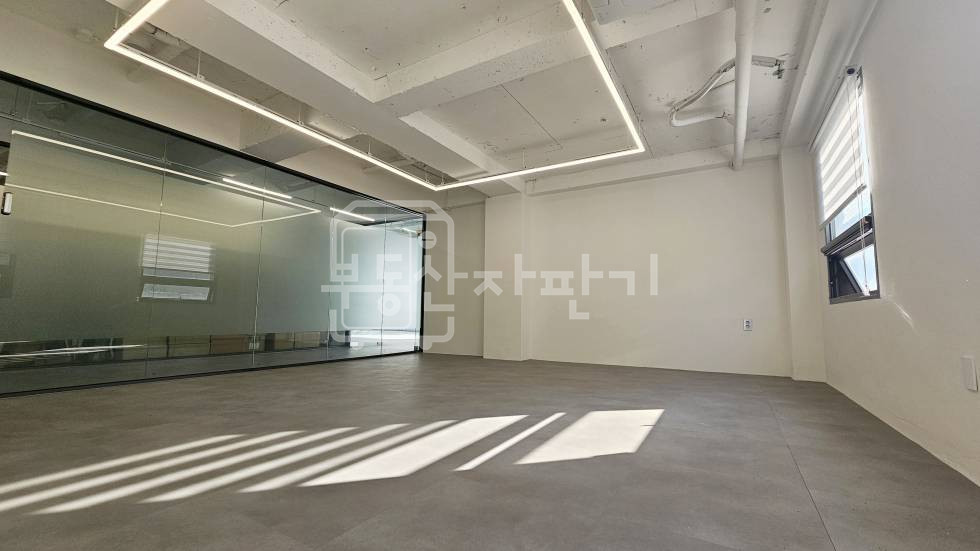 서울 강남구 신사동 무권리 , 3호선 압구정역 도보 9분, 역세권, 3층 임대 월세 매물번호 32771 사진 5