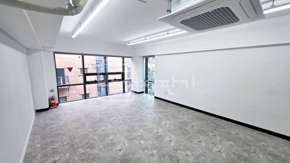 서울 강남구 역삼동 무권리, 역삼1동주민센터 인근, 이면도로 3층 임대 월세 매물번호 33890 사진 3