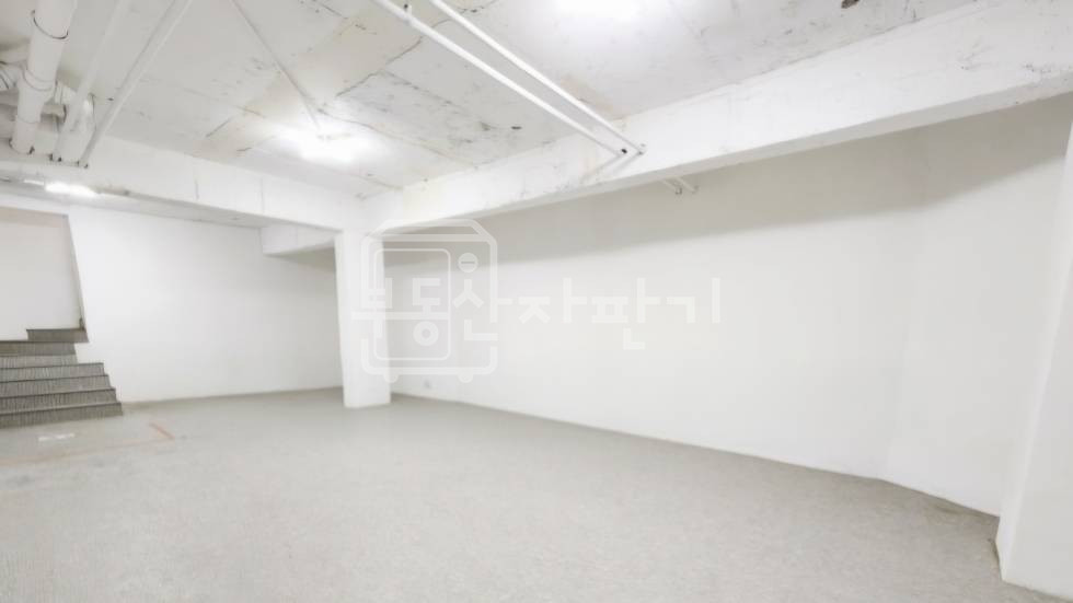 서울 강남구 논현동 무권리, 신논현역 도보 3분, 초역세권, 지하1층 임대 월세 매물번호 35173 사진 3
