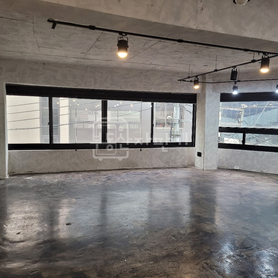 서울 강남구 논현동 무권리, 신사역 3분, 초역세권, 3층 임대 월세 매물번호 35164 사진 3