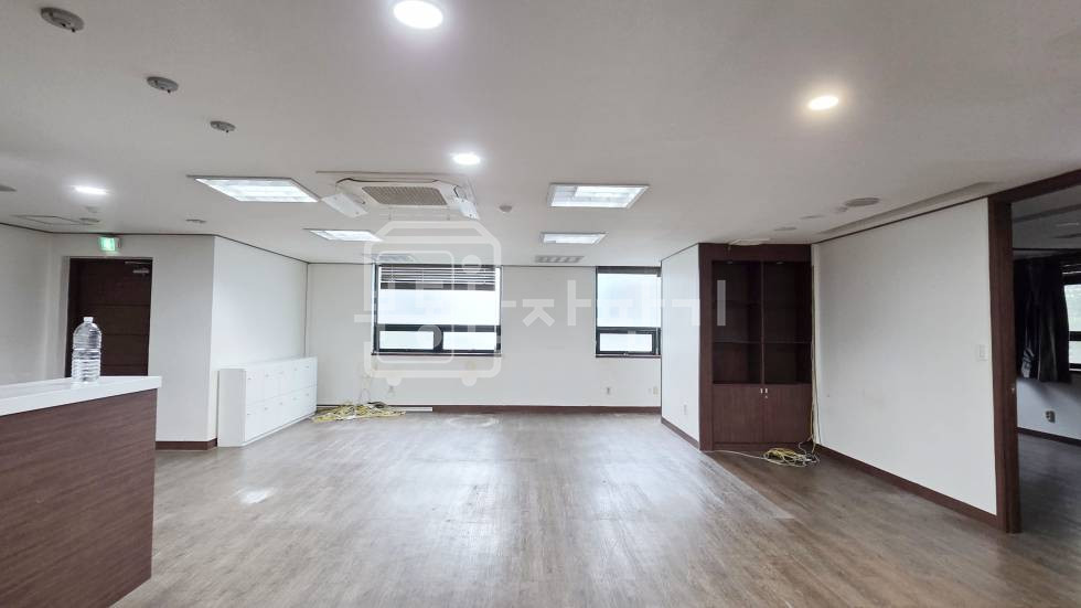 서울 강남구 삼성동 무권리, 선정릉역 도보 1분, 초역세권, 코너건물 3층 임대 월세 매물번호 35077 사진 2