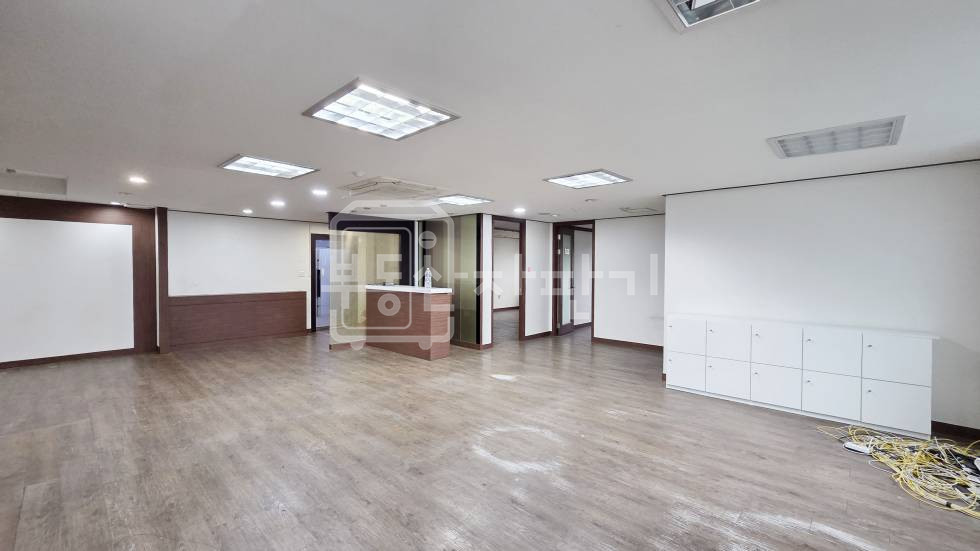 서울 강남구 삼성동 무권리, 선정릉역 도보 1분, 초역세권, 코너건물 3층 임대 월세 매물번호 35077 사진 8