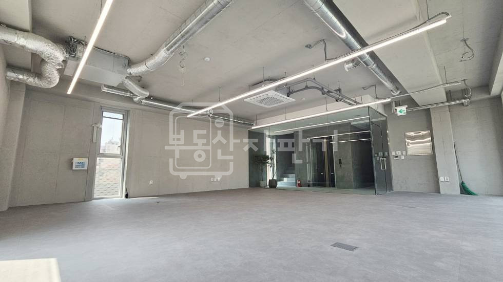 서울 강남구 논현동 무권리 학동역 도보 8분 역세권 코너 건물 3~4층 연층 임대 월세 매물번호 35192 사진 7