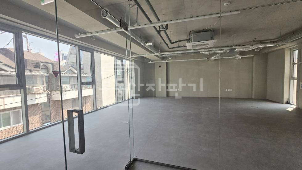 서울 강남구 논현동 무권리 학동역 도보 8분 역세권 코너 건물 3~4층 연층 임대 월세 매물번호 35192 사진 8