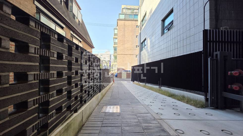 서울 강남구 논현동 신축 첫 입주, 무권리, 7호선 학동역 도보 5분, 역세권, 지하1층임대 월세 매물번호 35229 사진 3