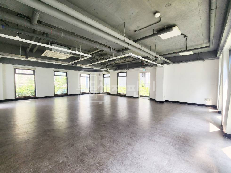 서울 강남구 역삼동 무권리, 언주역 3분, 초역세권, 2층 임대 월세 매물번호 35242 사진 1