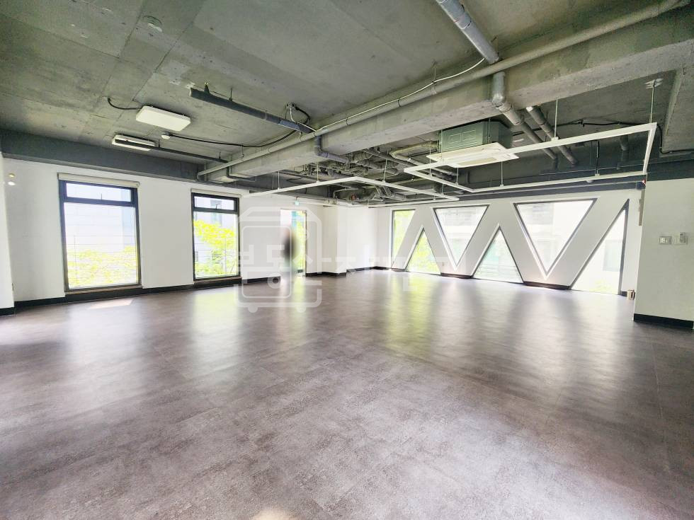 서울 강남구 역삼동 무권리, 언주역 3분, 초역세권, 2층 임대 월세 매물번호 35242 사진 2