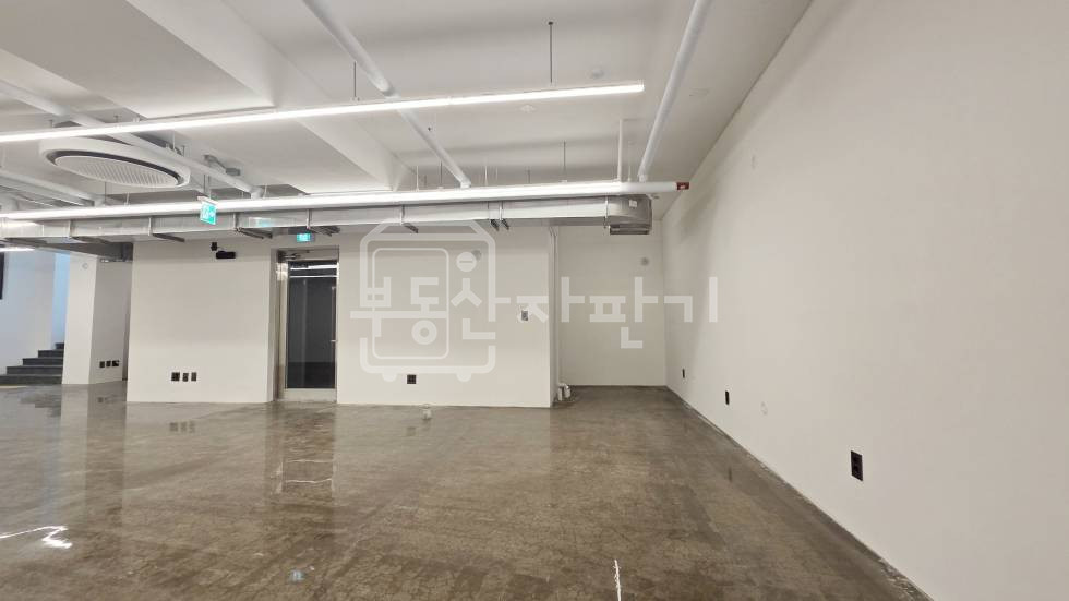 서울 강남구 논현동 강남구청역 도보 3분, 초역세권, 코너건물 지하1층 임대 월세 매물번호 35236 사진 7