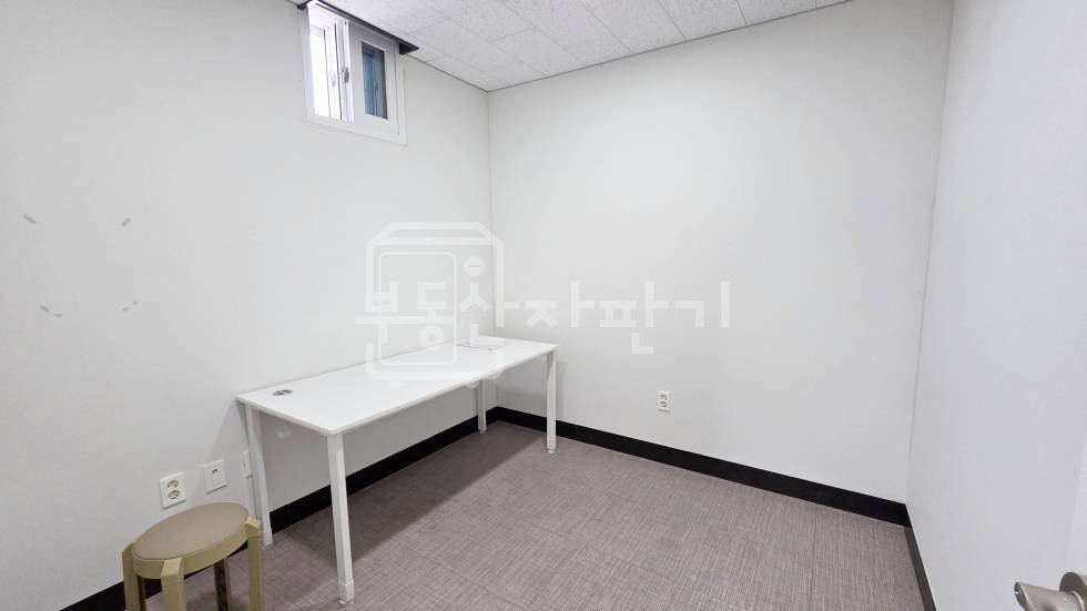 서울 강남구 역삼동 무권리, 역삼역 도보 4분, 역세권, 2층 임대 월세 매물번호 30927 사진 3