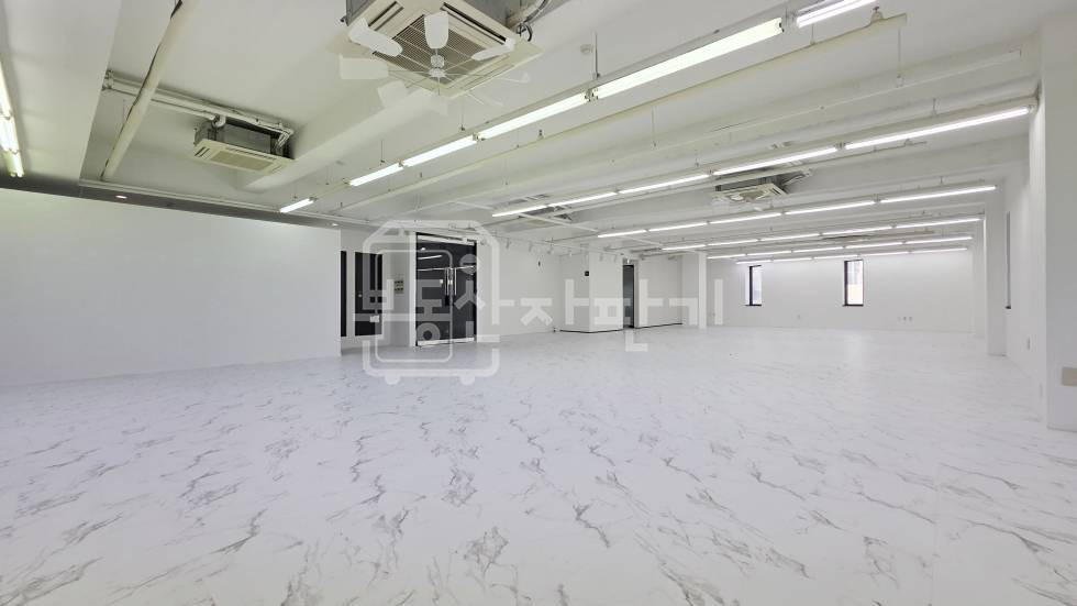 서울 강남구 역삼동 무권리, 역삼역 도보 2분, 초역세권, 5층 임대 월세 매물번호 35269 사진 3