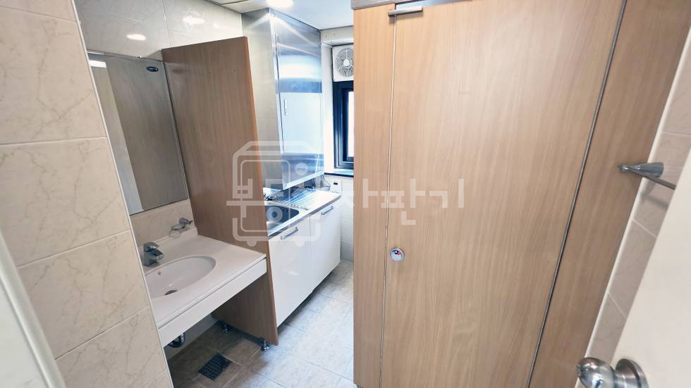 서울 강남구 역삼동 무권리, 언주역 5분, 역세권, 3층 임대 월세 매물번호 33967 사진 6