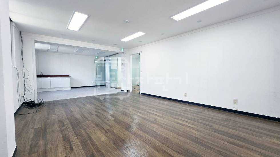 서울 강남구 역삼동 무권리, 도곡1동주민센터 사거리 인근, 4층 임대 월세 매물번호 11342 사진 1