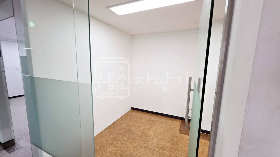 서울 강남구 역삼동 무권리, 도곡1동주민센터 사거리 인근, 4층 임대 월세 매물번호 11342 사진 3