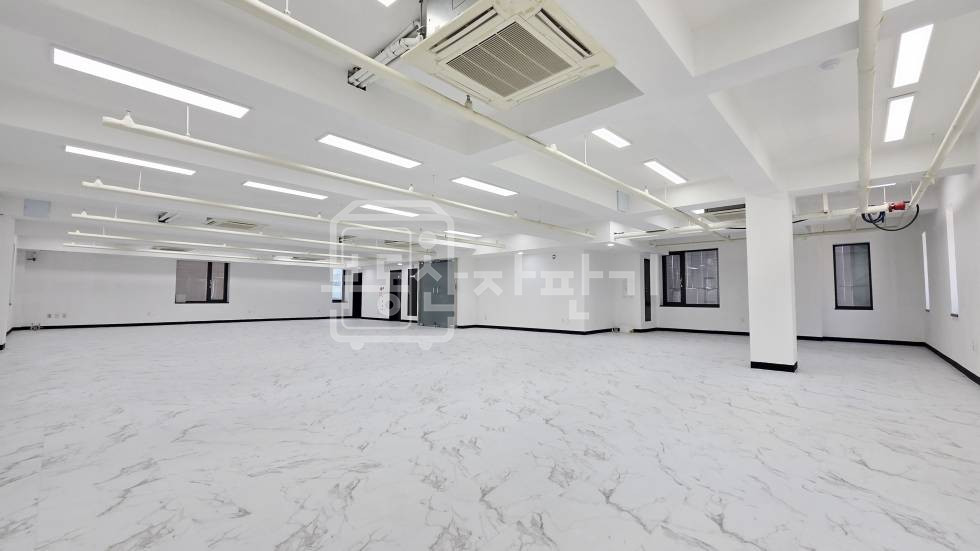 서울 강남구 역삼동 무권리, 역삼역 도보 2분, 초역세권, 6층 임대 월세 매물번호 35271 사진 2