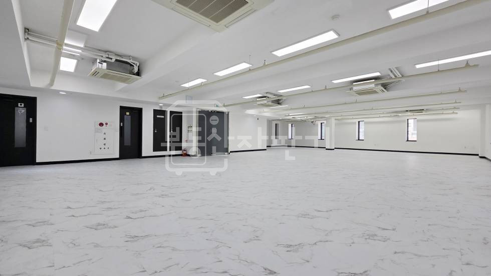 서울 강남구 역삼동 무권리, 역삼역 도보 2분, 초역세권, 6층 임대 월세 매물번호 35271 사진 8
