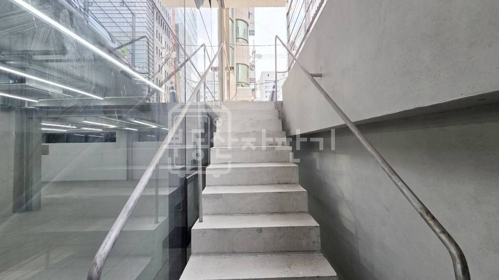 서울 강남구 대치동 무권리, 삼성역 도보 7분, 역세권, 지하1층~3층 임대 월세 매물번호 35284 사진 6