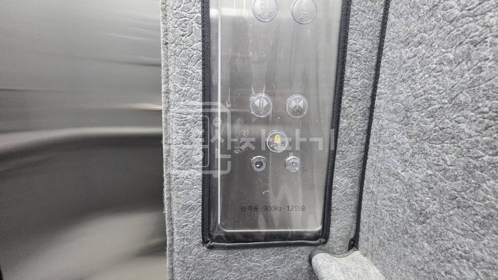 서울 강남구 대치동 무권리, 삼성역 도보 7분, 역세권, (선큰)지하1층임대 월세 매물번호 35285 사진 8