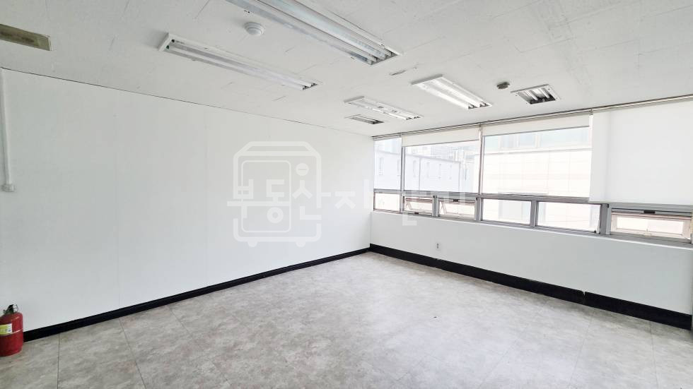 서울 강남구 대치동 무권리, 삼성역 도보 4분, 역세권, 코너건물 3층 임대 월세 매물번호 35289 사진 4