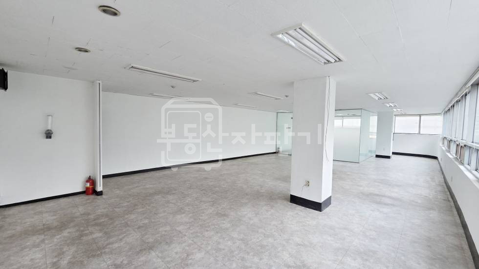 서울 강남구 대치동 무권리, 삼성역 도보 4분, 역세권, 코너건물 3층 임대 월세 매물번호 35289 사진 9