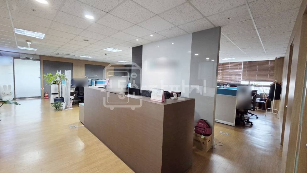 서울 강남구 대치동 무권리, 삼성역 도보 9분, 역세권, 코너건물 1층 임대 월세 매물번호 35301 사진 2