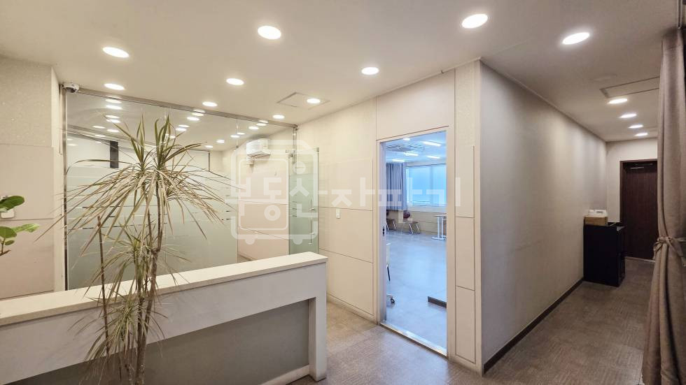서울 강남구 대치동 무권리, 한티역 도보 10분, 역세권, 코너건물 3층 임대 월세 매물번호 35304 사진 5