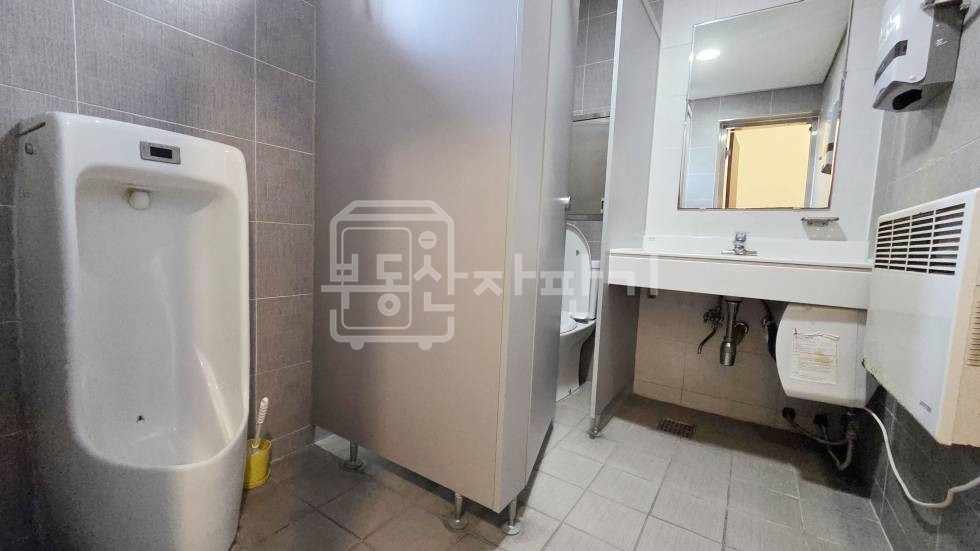 서울 강남구 대치동 무권리, 한티역 도보 10분, 역세권, 코너건물 3층 임대 월세 매물번호 35304 사진 9