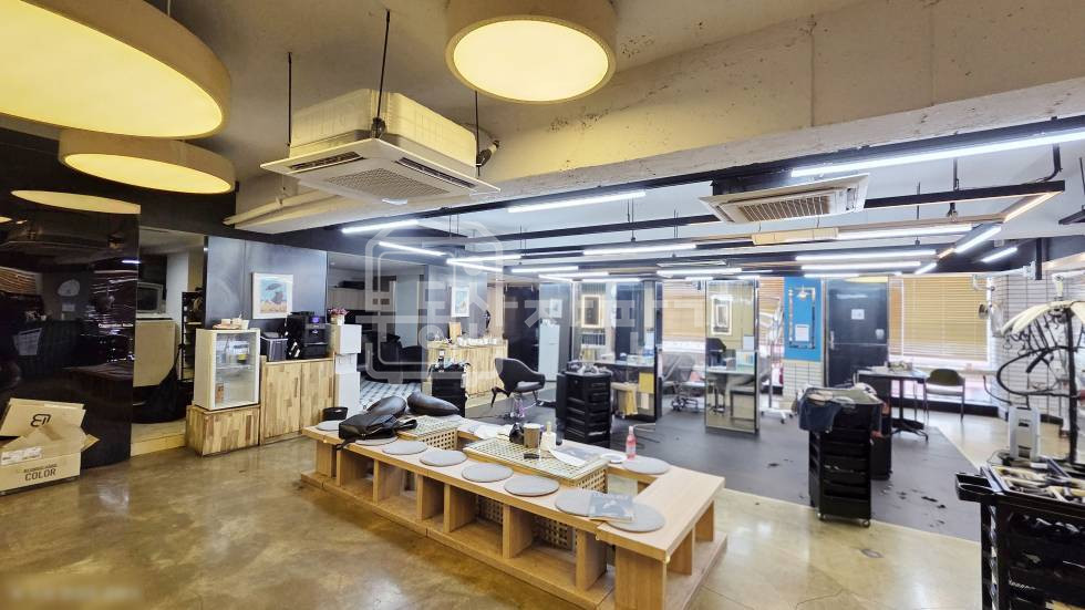 서울 강남구 대치동 무권리, 한티역 도보 3분, 초역세권, 코너건물 1층 임대 월세 매물번호 35305 사진 2