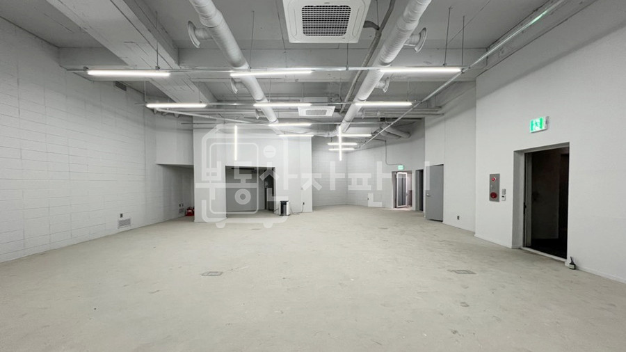 서울 강남구 역삼동 무권리, 역삼역 도보 5분, 이면도로, 코너건물, 지하1층 임대 월세 매물번호 35308 사진 3