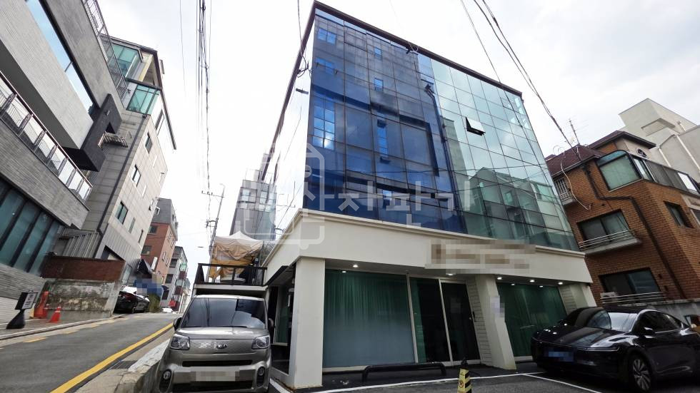 서울 강남구 논현동 무권리, 강남구청역 3분, 초역세권, 3층 임대 월세 매물번호 35312 사진 1