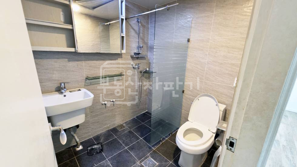 서울 강남구 논현동 무권리, 강남구청역 3분, 초역세권, 3층 임대 월세 매물번호 35312 사진 9