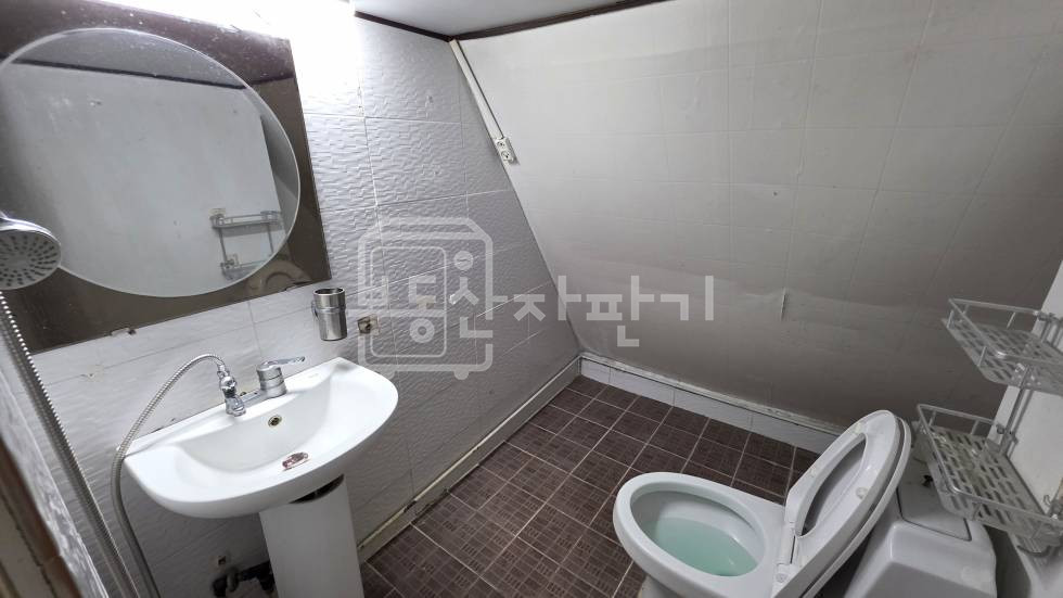 서울 강남구 논현동 무권리, 강남구청역 3분, 초역세권, 5층 임대 월세 매물번호 35317 사진 4