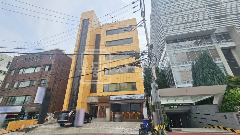서울 강남구 논현동 무권리, 학동역 도보 7분, 역세권, 이면도로, 3층 임대 월세 매물번호 29874 사진 1