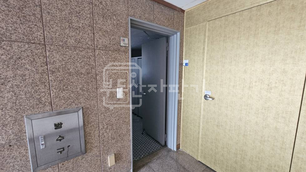 서울 강남구 논현동 무권리, 학동역 도보 7분, 역세권, 이면도로, 3층 임대 월세 매물번호 29874 사진 11