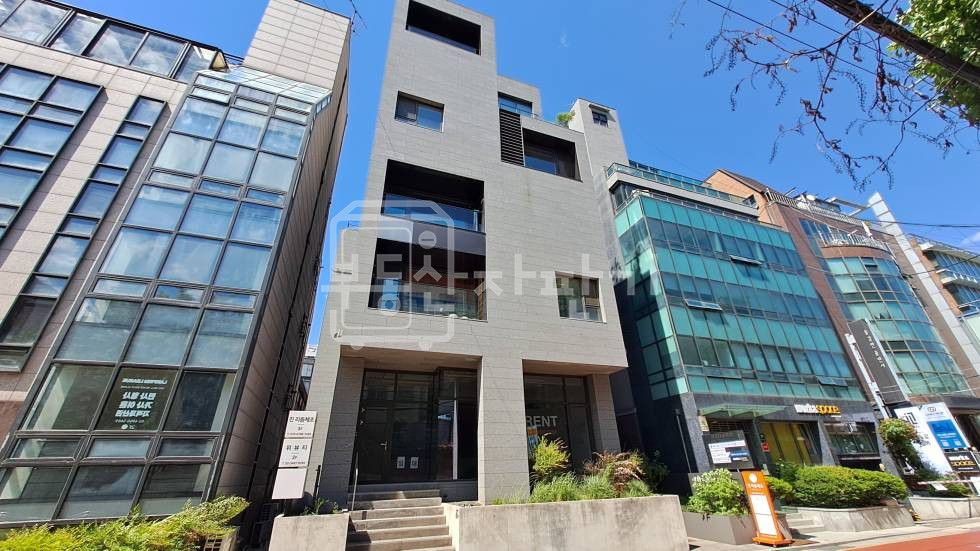 서울 서초구 서초동 무권리, 2.3호선 교대역 3분, 초역세권, 지상1층 임대 월세 매물번호 34286 사진 2