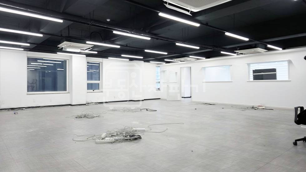 서울 강남구 역삼동 무권리, 역삼역 4분, 역세권, 3층 임대 월세 매물번호 28453 사진 2