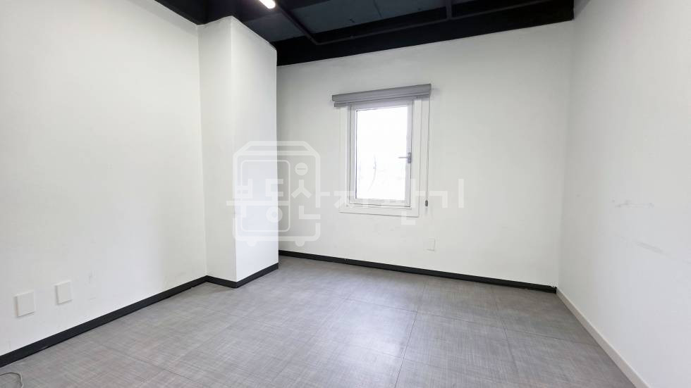 서울 강남구 역삼동 무권리, 역삼역 4분, 역세권, 3층 임대 월세 매물번호 28453 사진 4
