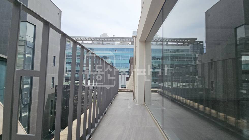 서울 서초구 서초동 무권리, 서초역 도보 6분, 역세권, 이면도로, 코너건물, 3층 임대 월세 매물번호 35397 사진 6