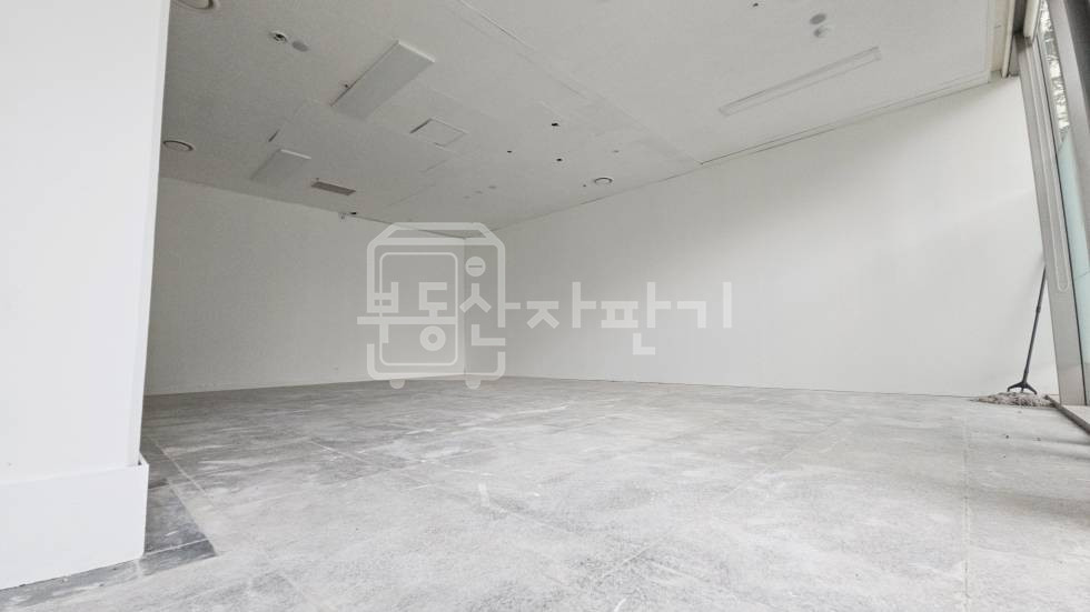 서울 서초구 서초동 남부터미널역 도보 9분, 역세권, 대로변, 1층 임대 월세 매물번호 35432 사진 7