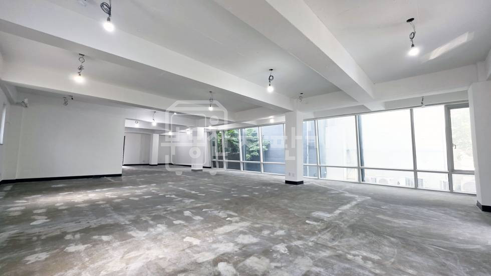 서울 강남구 신사동 무권리, 압구정역 9분, 역세권, 2층 임대 월세 매물번호 31528 사진 2
