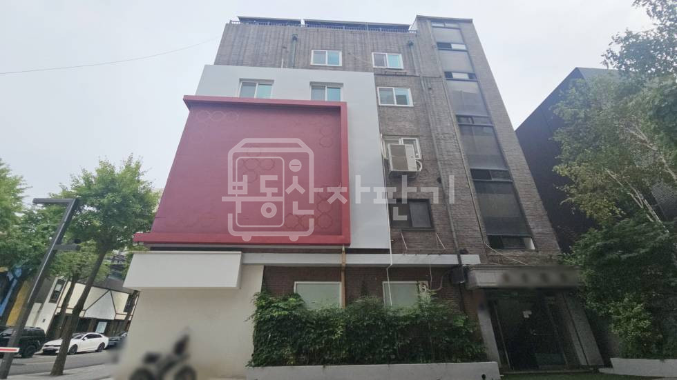 서울 강남구 신사동 무권리, 신사역 도보 8분, 역세권, 도로변, 지하1층 임대 월세 매물번호 35439 사진 1